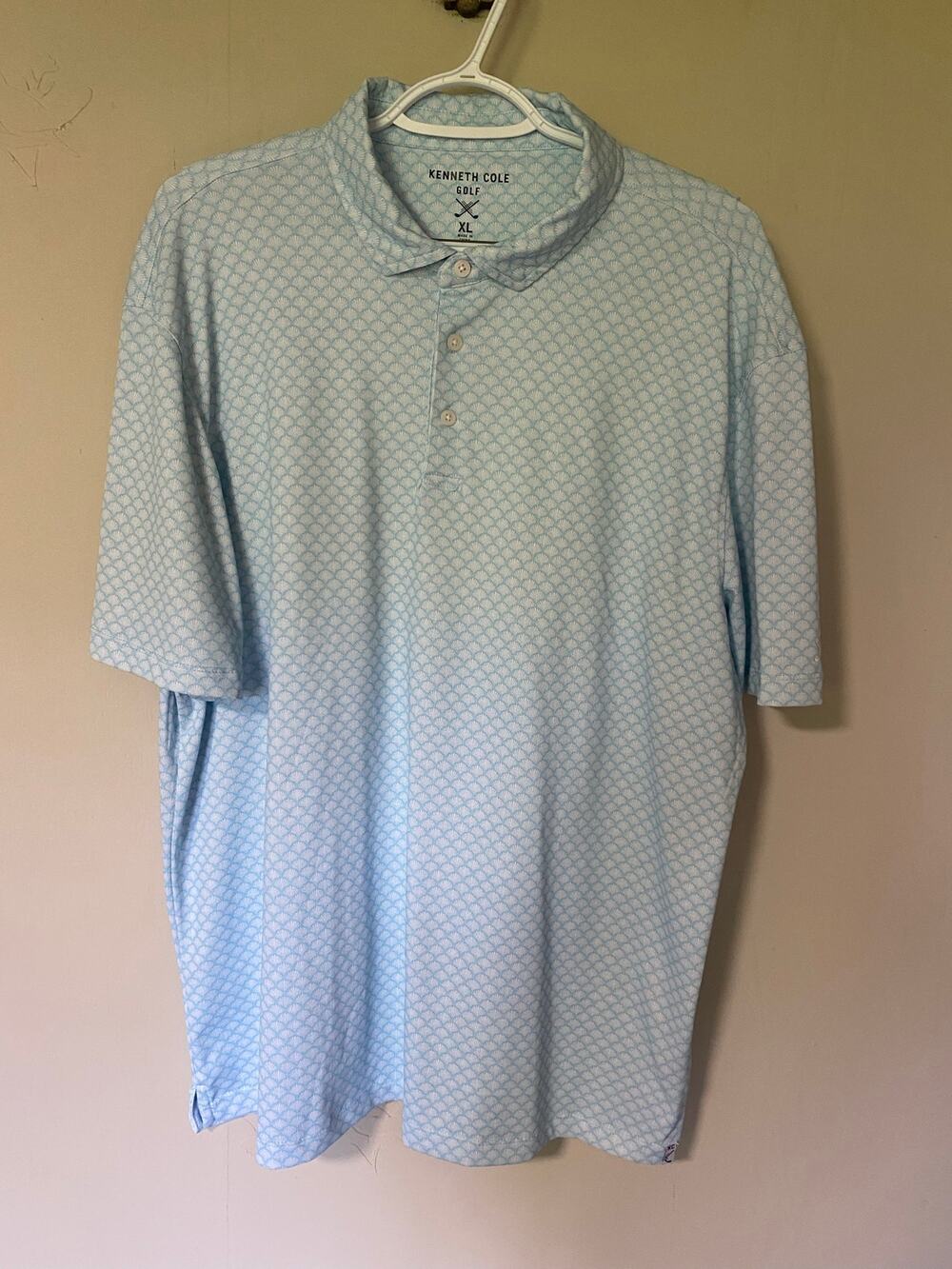 Kenneth Cole Golf Light Blue Short Sleeve Polo with a AOP Shell Print XL